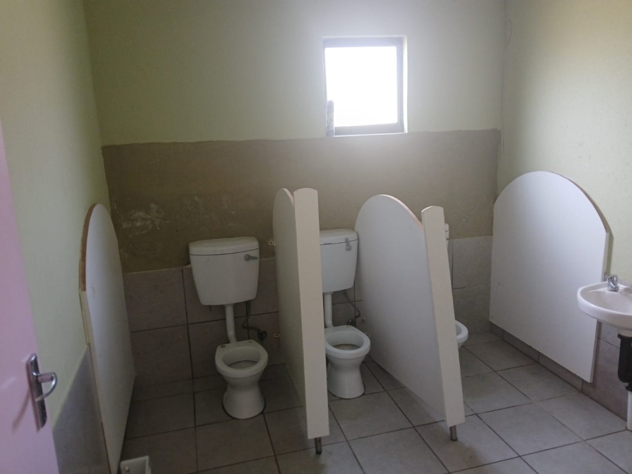 5 Bedroom Property for Sale in Protea Glen Gauteng