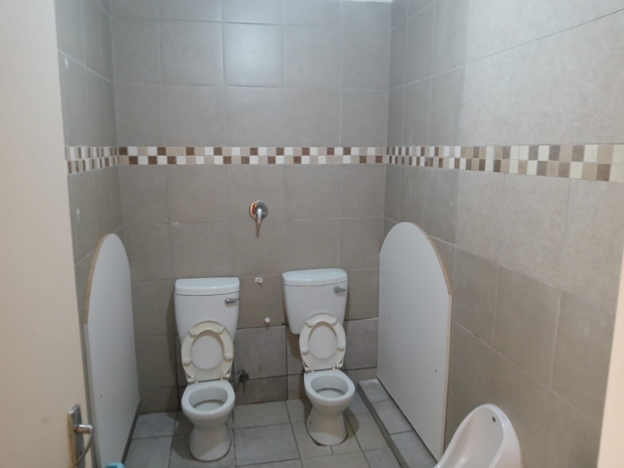 5 Bedroom Property for Sale in Protea Glen Gauteng