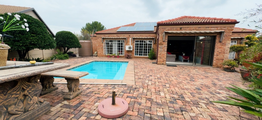3 Bedroom Property for Sale in Three Rivers Gauteng