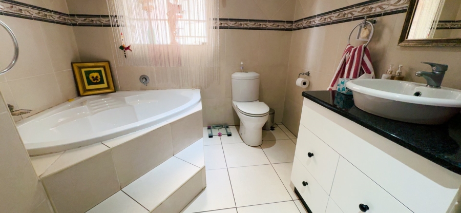 3 Bedroom Property for Sale in Three Rivers Gauteng