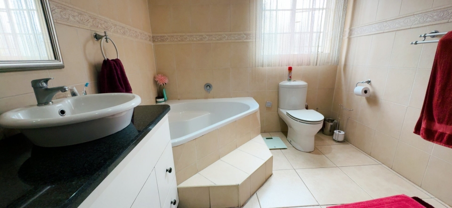 3 Bedroom Property for Sale in Three Rivers Gauteng