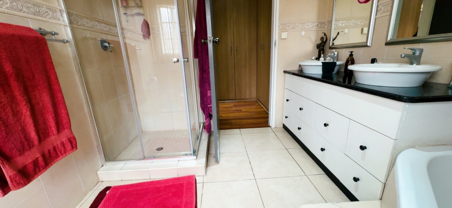 3 Bedroom Property for Sale in Three Rivers Gauteng