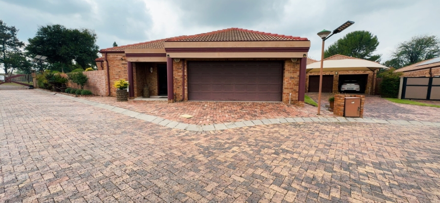 3 Bedroom Property for Sale in Three Rivers Gauteng