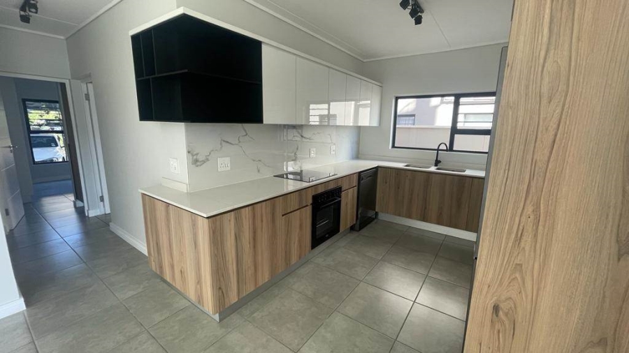 To Let 3 Bedroom Property for Rent in Waterfall Gauteng