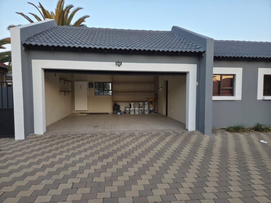 3 Bedroom Property for Sale in Helderwyk Gauteng