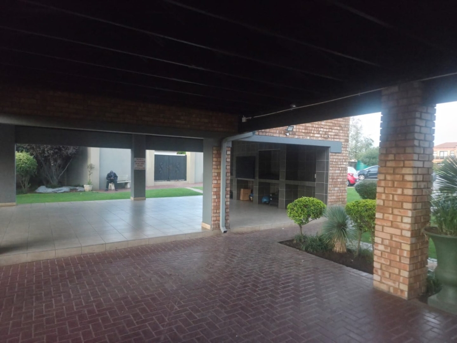3 Bedroom Property for Sale in Helderwyk Gauteng