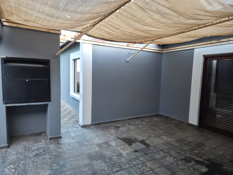 3 Bedroom Property for Sale in Helderwyk Gauteng