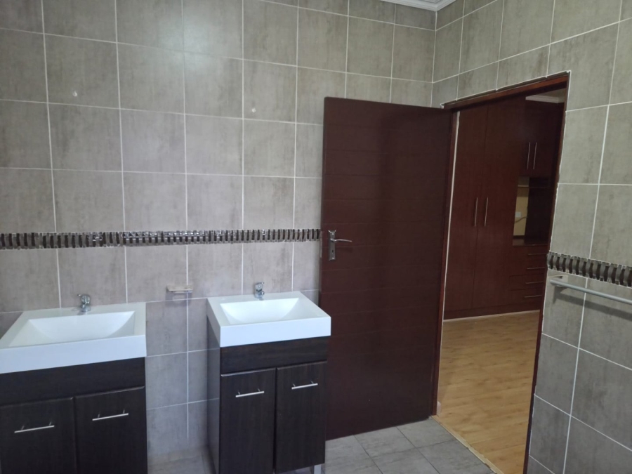 3 Bedroom Property for Sale in Helderwyk Gauteng