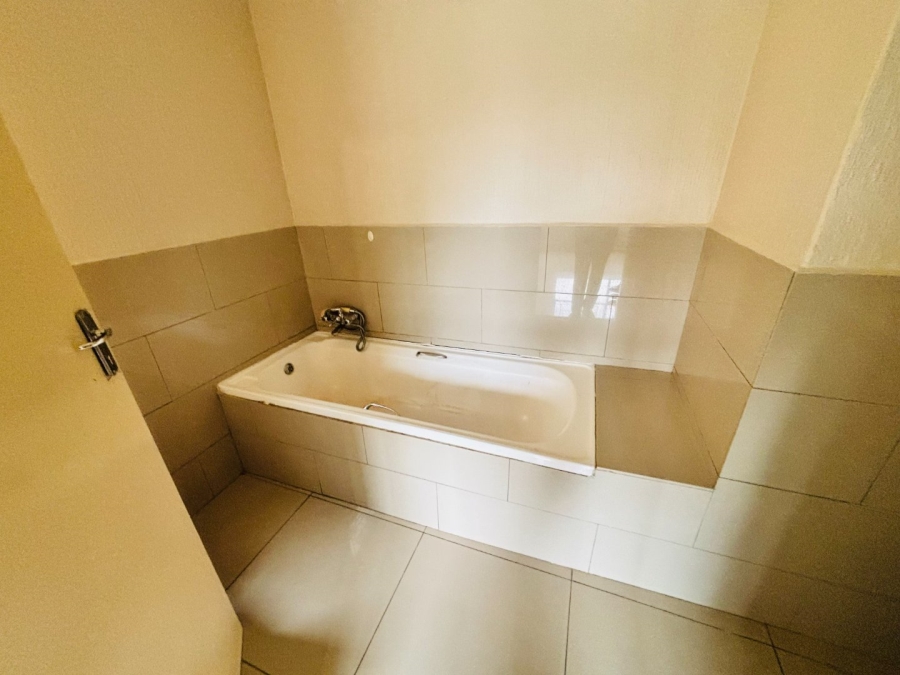 3 Bedroom Property for Sale in Vorna Valley Gauteng