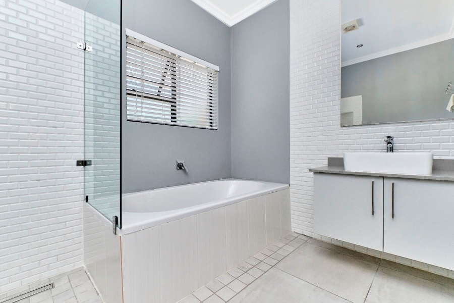 3 Bedroom Property for Sale in Bryanston Gauteng