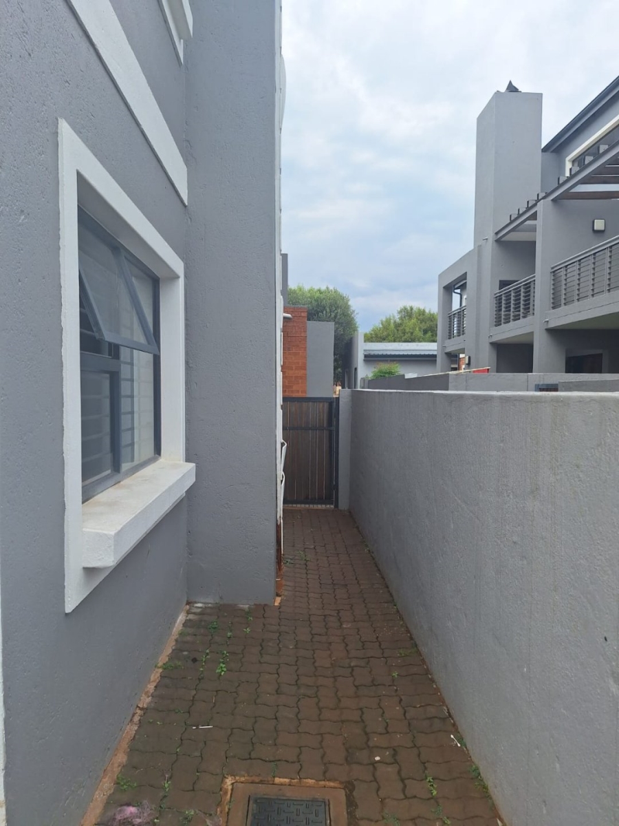 2 Bedroom Property for Sale in Montana Gauteng