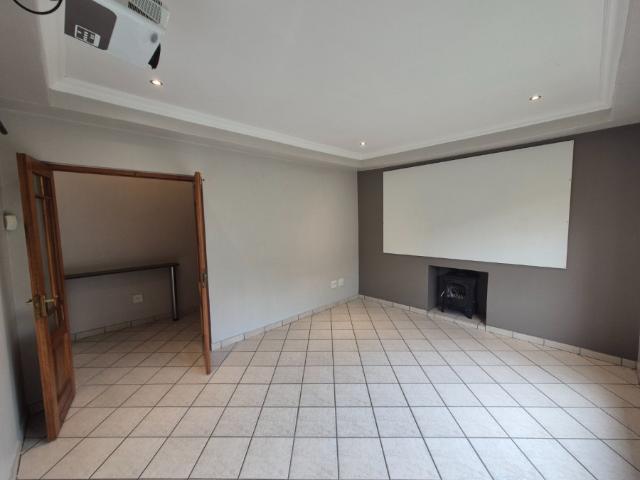 3 Bedroom Property for Sale in Vanderbijlpark SW 5 Gauteng