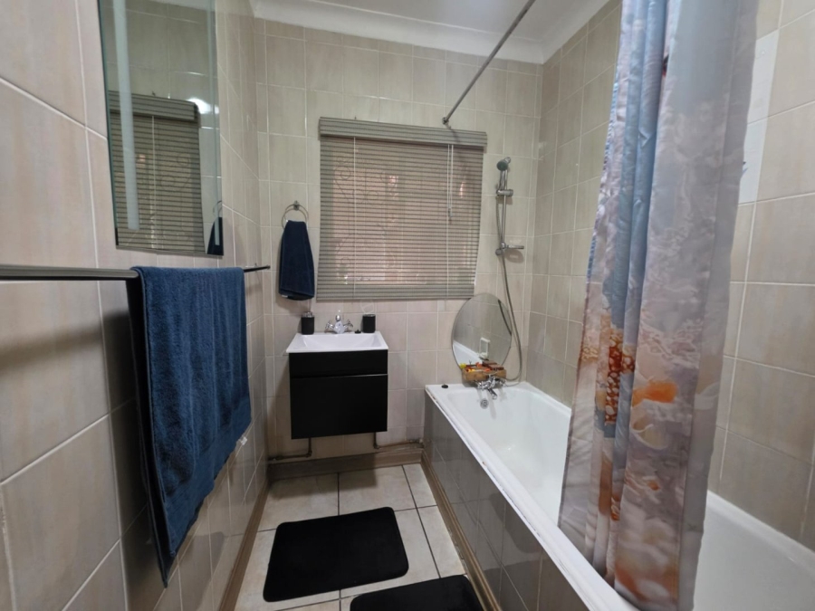 4 Bedroom Property for Sale in Selection Park Gauteng