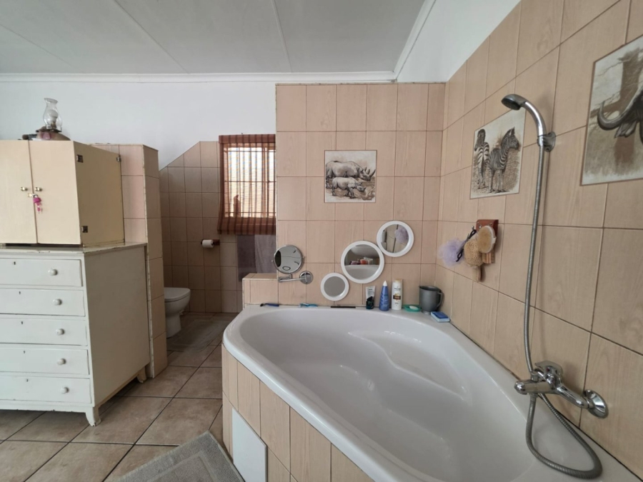 4 Bedroom Property for Sale in Selection Park Gauteng
