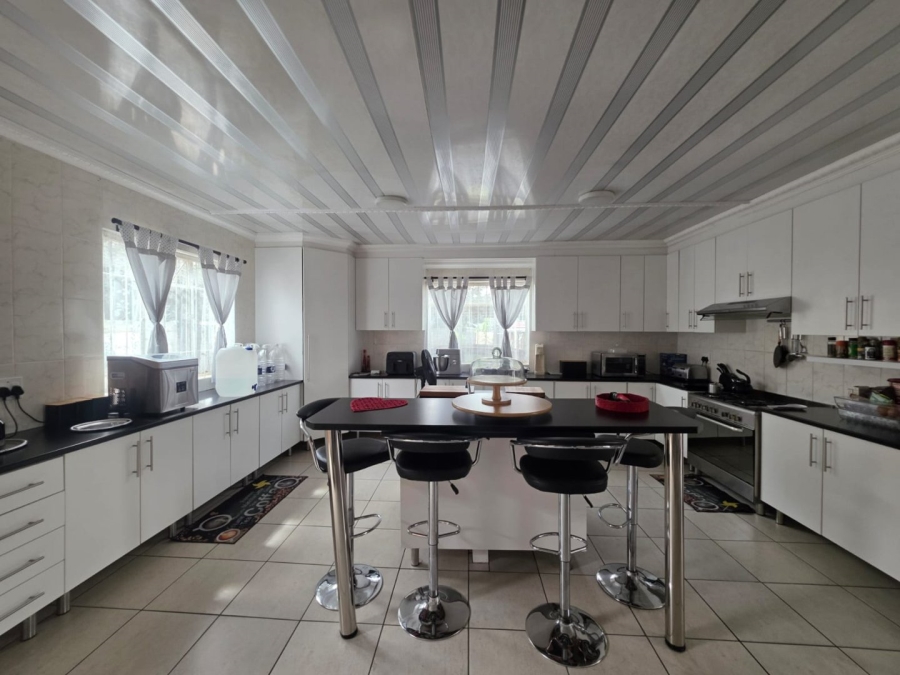 4 Bedroom Property for Sale in Selection Park Gauteng