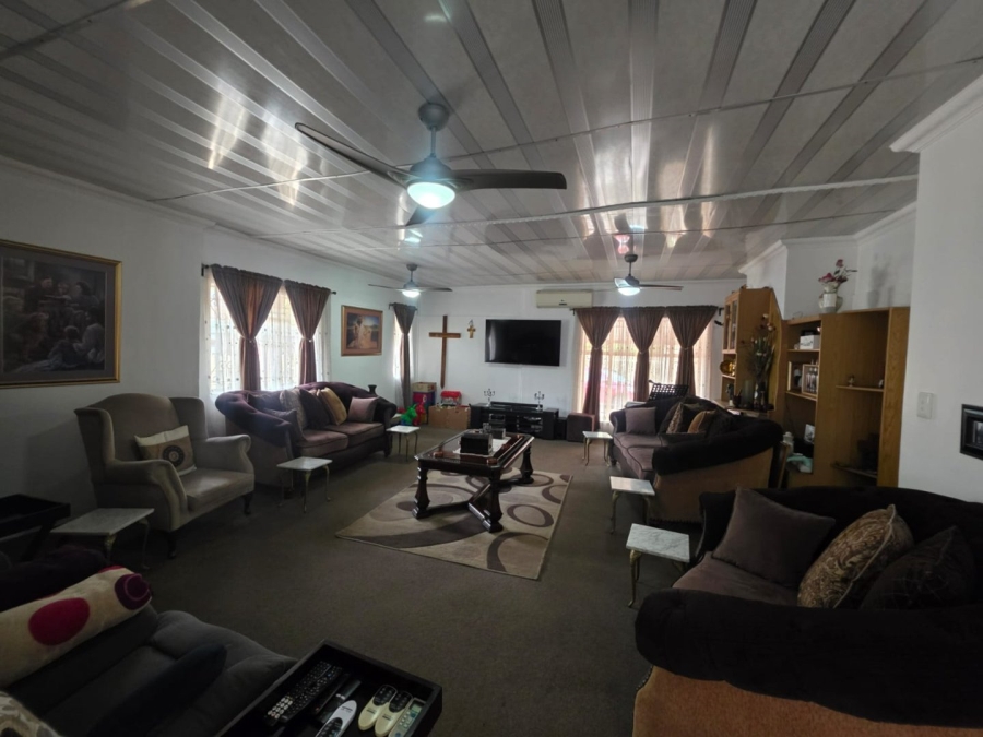 4 Bedroom Property for Sale in Selection Park Gauteng