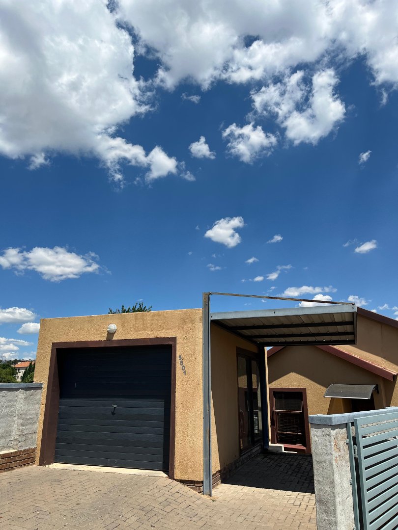 3 Bedroom Property for Sale in Kosmosdal Gauteng