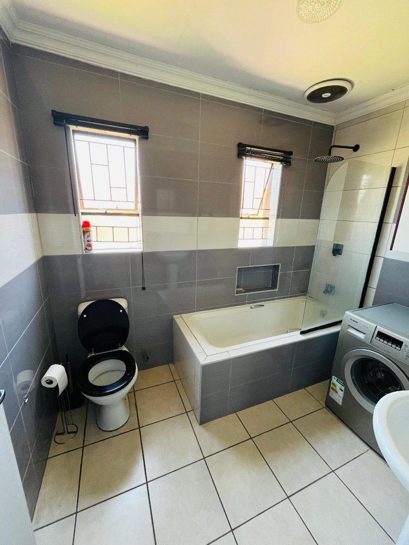 3 Bedroom Property for Sale in Kosmosdal Gauteng