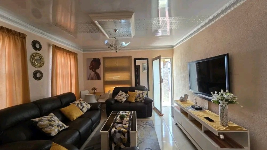  Bedroom Property for Sale in Finsbury Gauteng