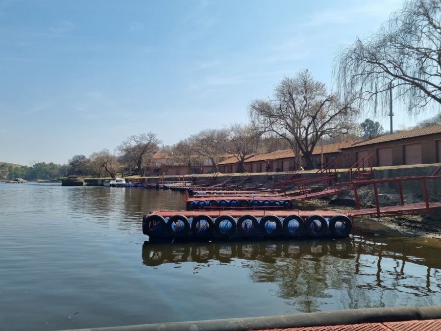 Commercial Property for Sale in Vaaloewer Gauteng