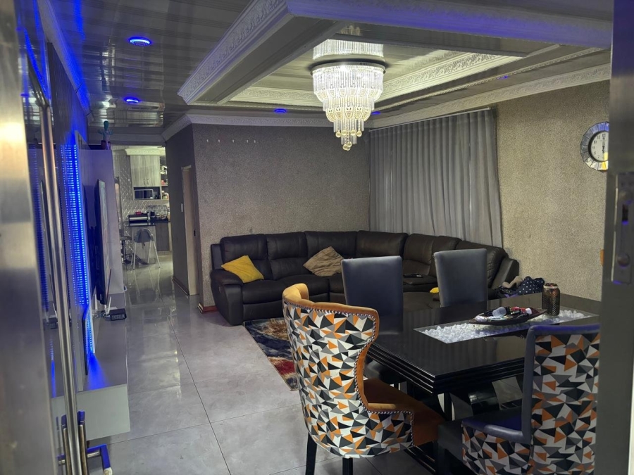 3 Bedroom Property for Sale in Simunye Gauteng