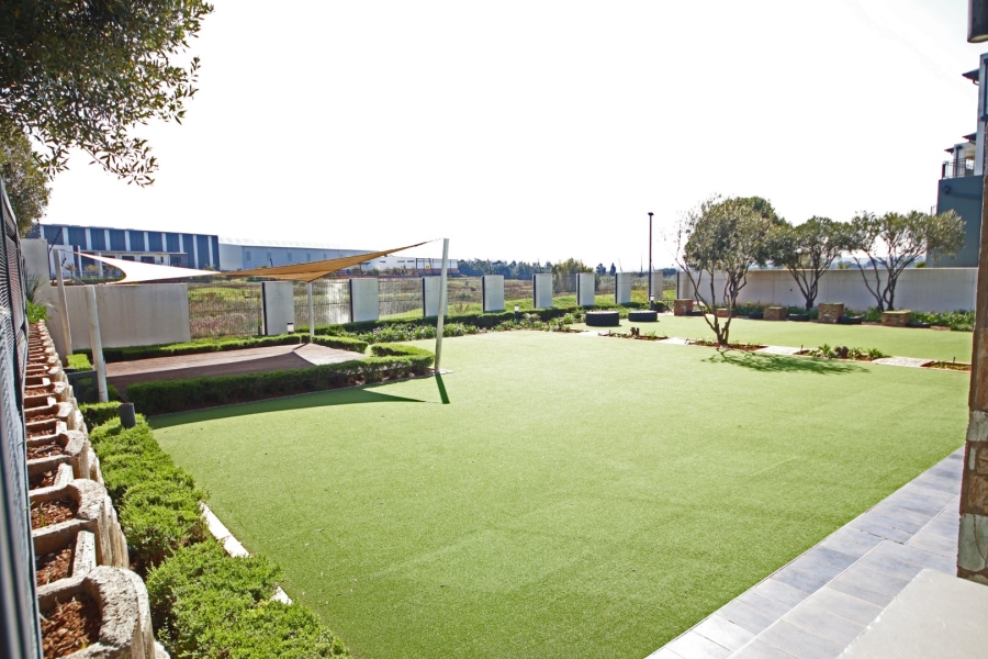 1 Bedroom Property for Sale in Longmeadow Gauteng