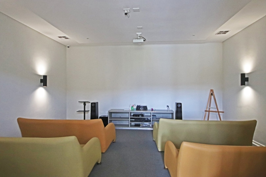 1 Bedroom Property for Sale in Longmeadow Gauteng