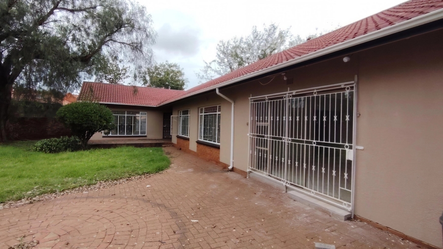 4 Bedroom Property for Sale in Kookrus Gauteng