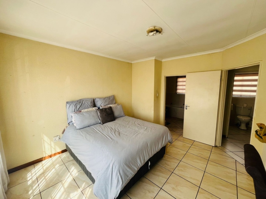 3 Bedroom Property for Sale in Elandspark Gauteng