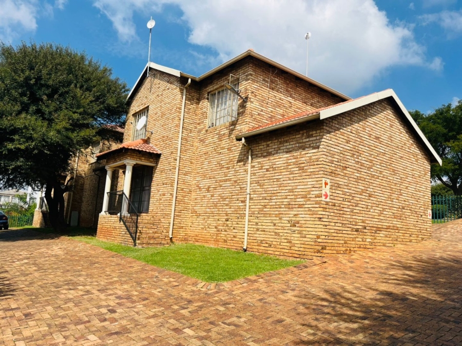 3 Bedroom Property for Sale in Elandspark Gauteng