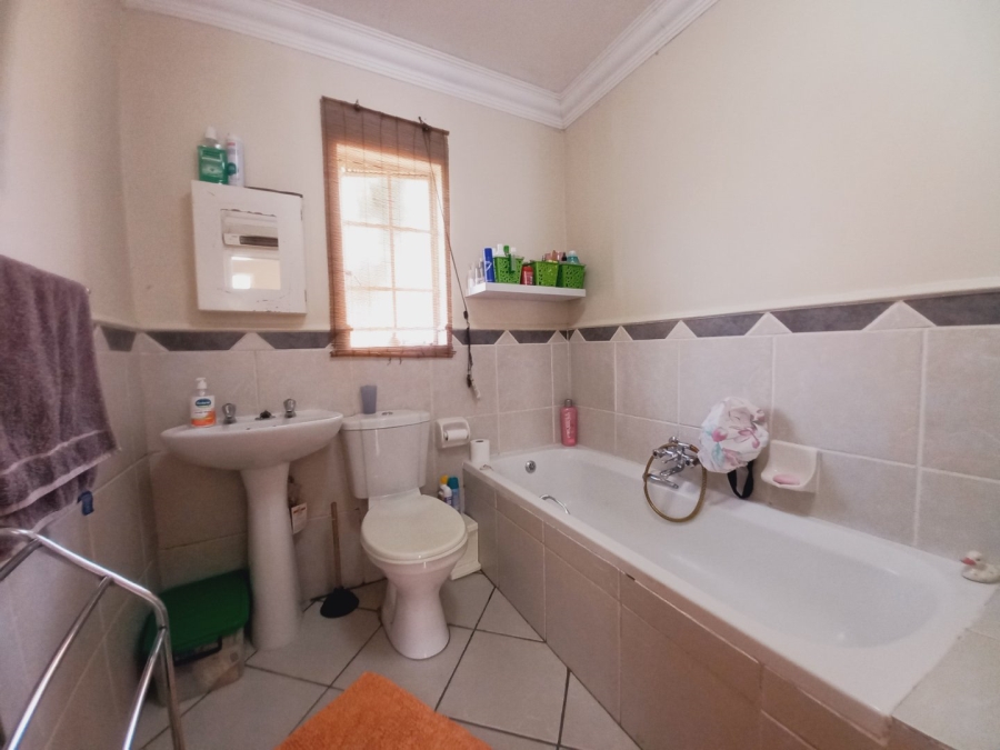 2 Bedroom Property for Sale in Illiondale Gauteng