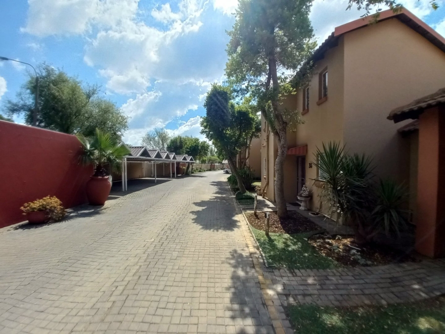2 Bedroom Property for Sale in Illiondale Gauteng