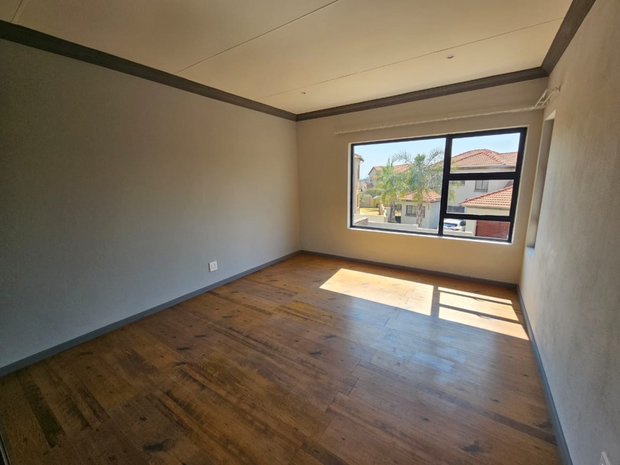 5 Bedroom Property for Sale in Thatchfield Glen Gauteng