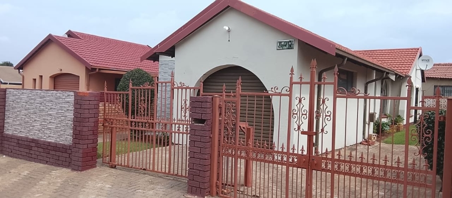 To Let  Bedroom Property for Rent in Kagiso Gauteng