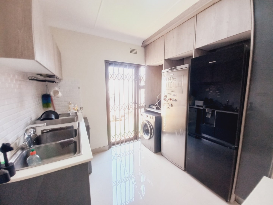 3 Bedroom Property for Sale in Buurendal Gauteng