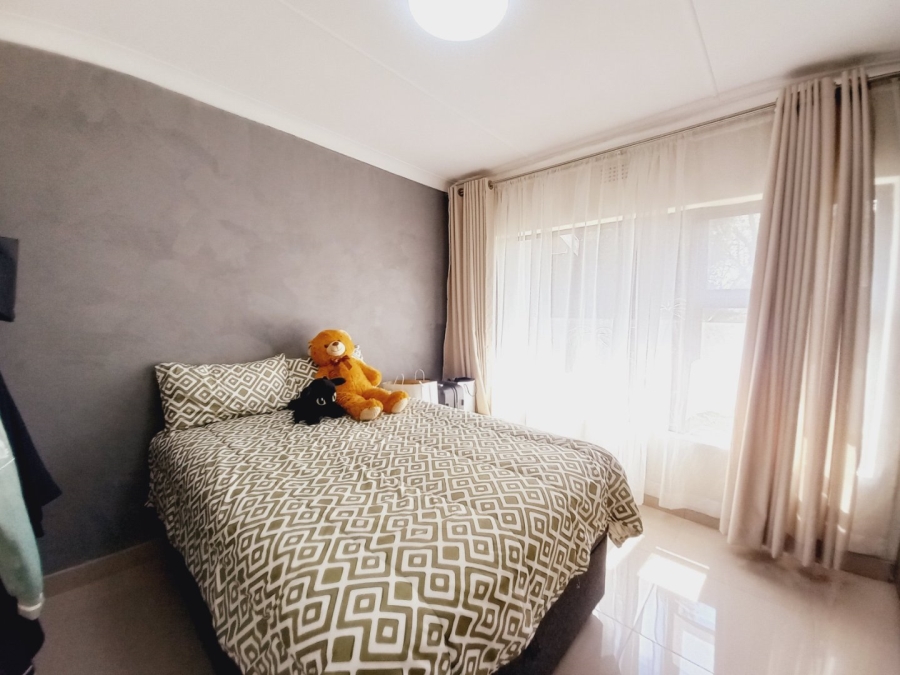 3 Bedroom Property for Sale in Buurendal Gauteng
