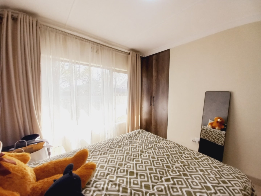 3 Bedroom Property for Sale in Buurendal Gauteng