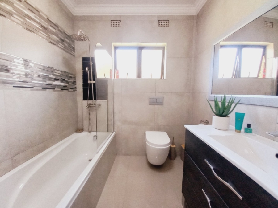 3 Bedroom Property for Sale in Buurendal Gauteng
