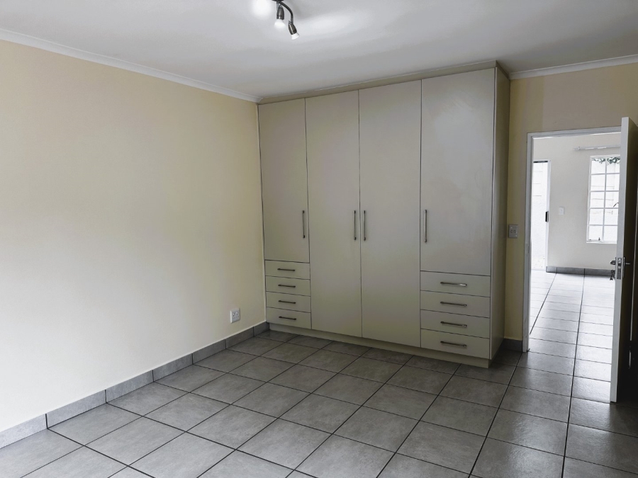 2 Bedroom Property for Sale in Weltevreden Park Gauteng