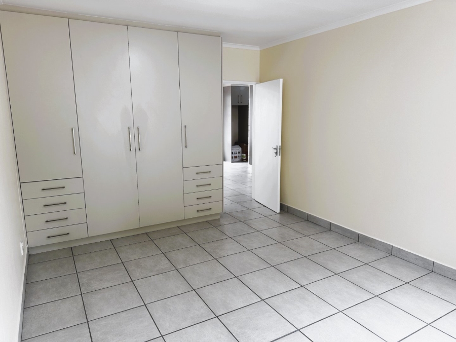 2 Bedroom Property for Sale in Weltevreden Park Gauteng