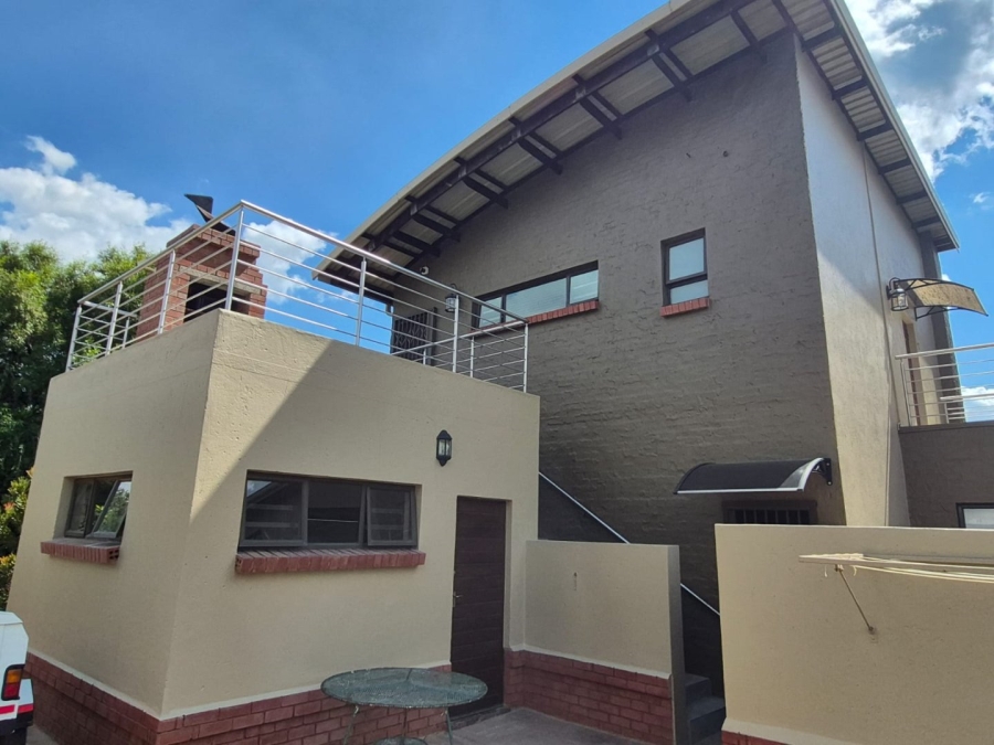 4 Bedroom Property for Sale in Kameelfontein Gauteng