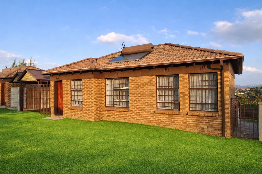 3 Bedroom Property for Sale in Thatchfield Hills Gauteng
