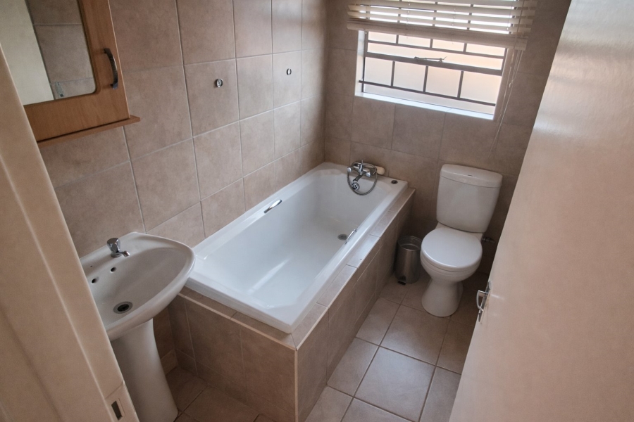 3 Bedroom Property for Sale in Thatchfield Hills Gauteng