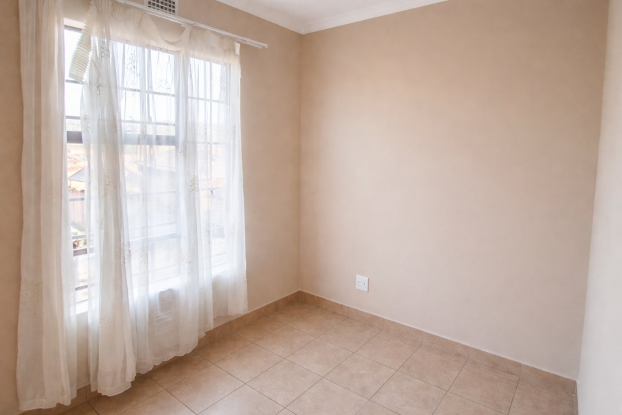 3 Bedroom Property for Sale in Thatchfield Hills Gauteng