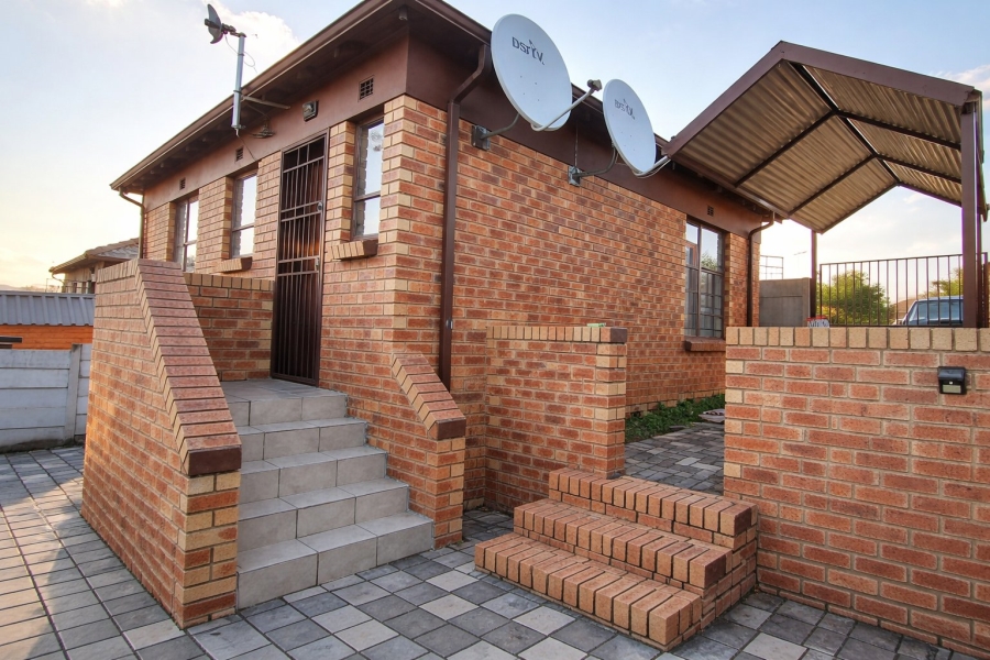 3 Bedroom Property for Sale in Thatchfield Hills Gauteng