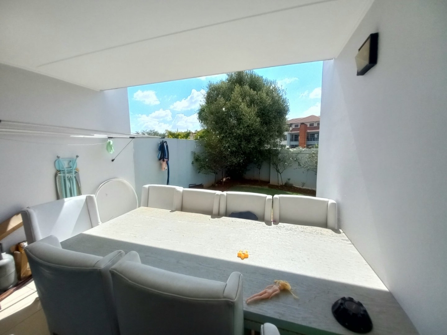 3 Bedroom Property for Sale in Greenstone Hill Gauteng