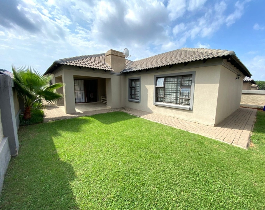 To Let 3 Bedroom Property for Rent in Eldorette Gauteng
