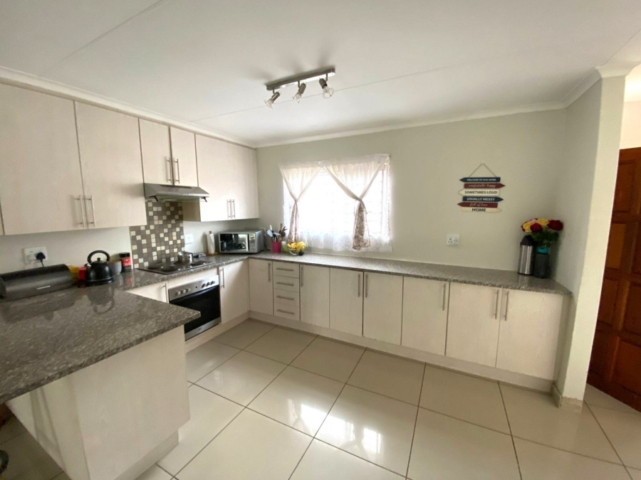 To Let 3 Bedroom Property for Rent in Eldorette Gauteng