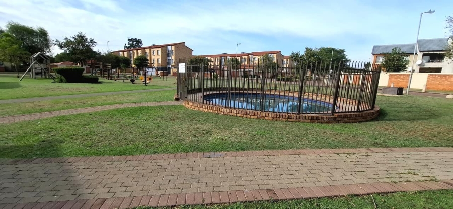 1 Bedroom Property for Sale in The Orchards Gauteng