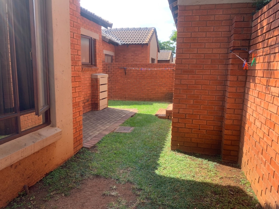 To Let 2 Bedroom Property for Rent in Monavoni Gauteng
